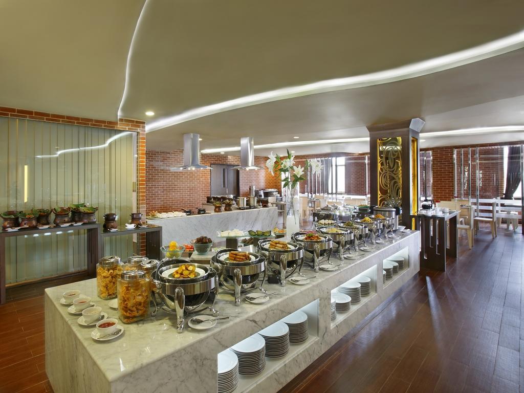 Hotel Santika Depok Exterior photo